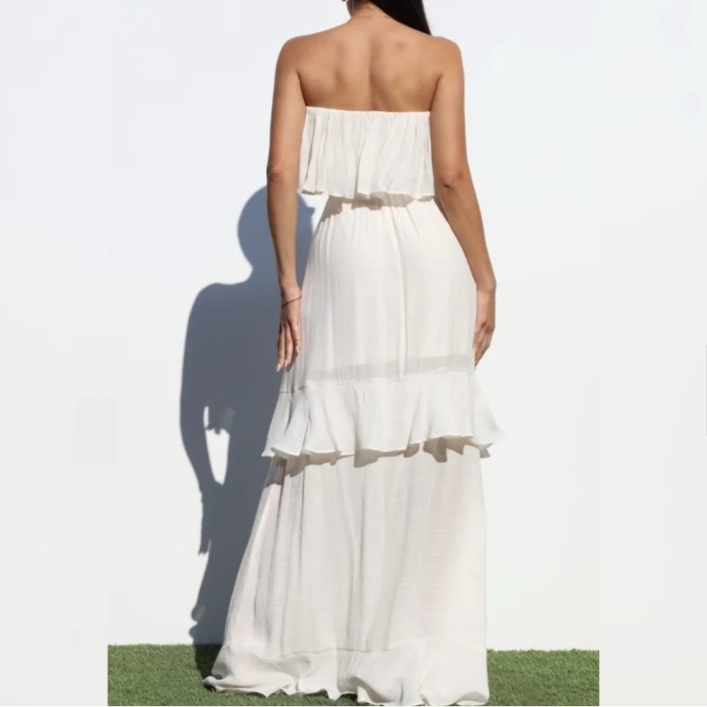 Chic Strapless White Maxi Dress